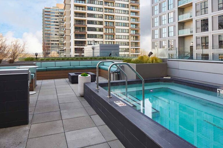 Collective on 4th building pool