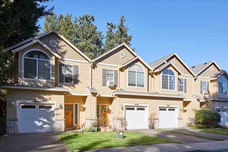 Eagle Ridge townhomes exterior view