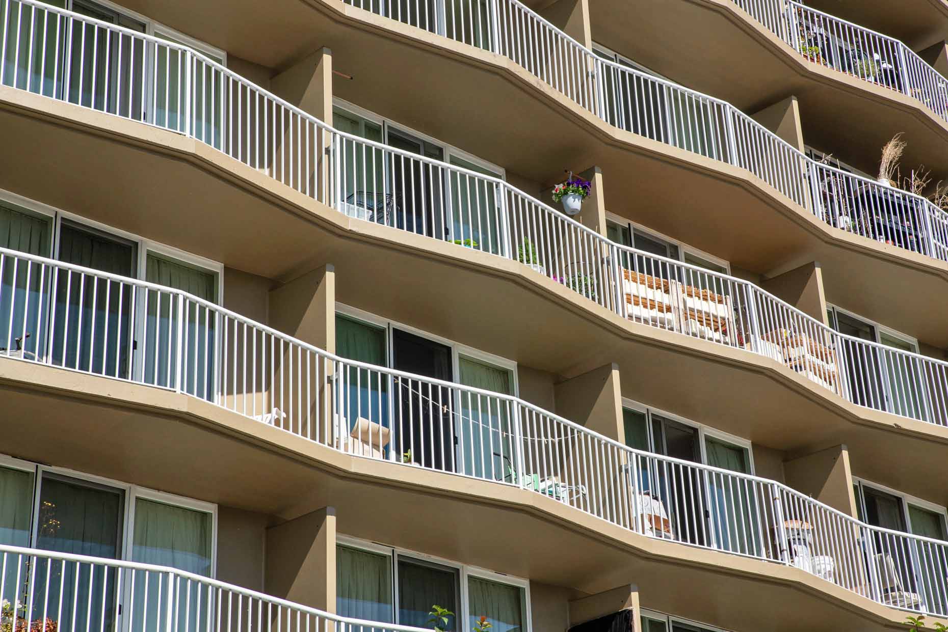 four-freedoms-seattle-balcony-view Four Freedoms Seattle senior living balconies