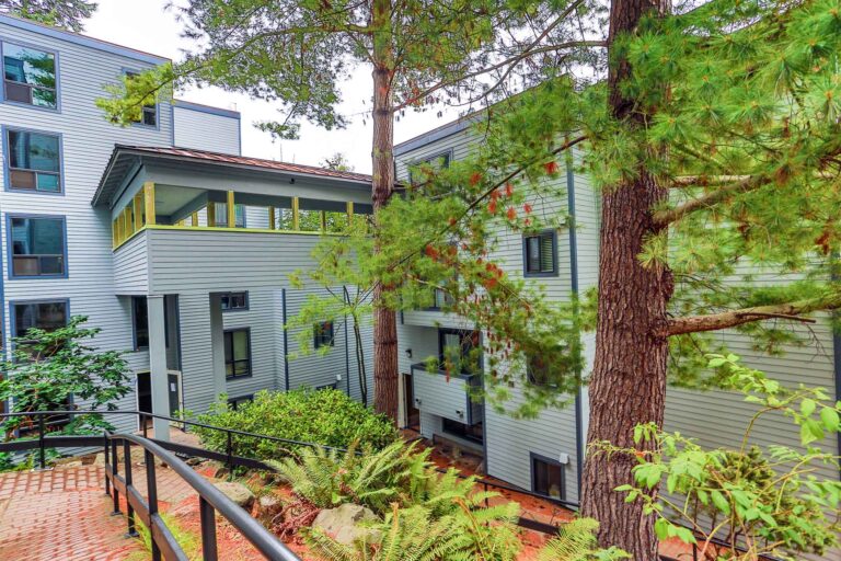 Quarterdeck Condo exterior